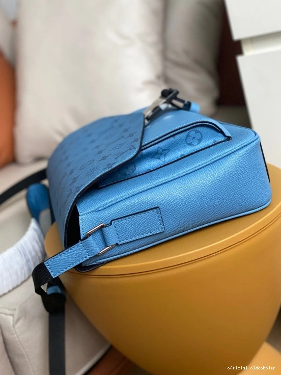 Official oldcobbler VUITTON LOUIS NEW MESSENGER 0823